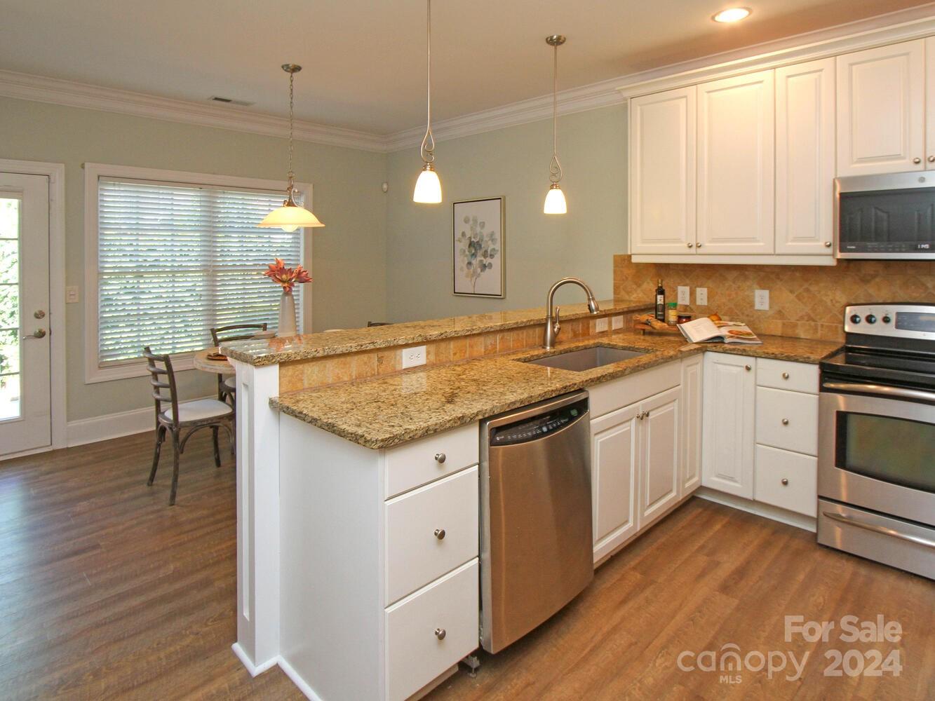 Beacon Knoll Villas - Residential