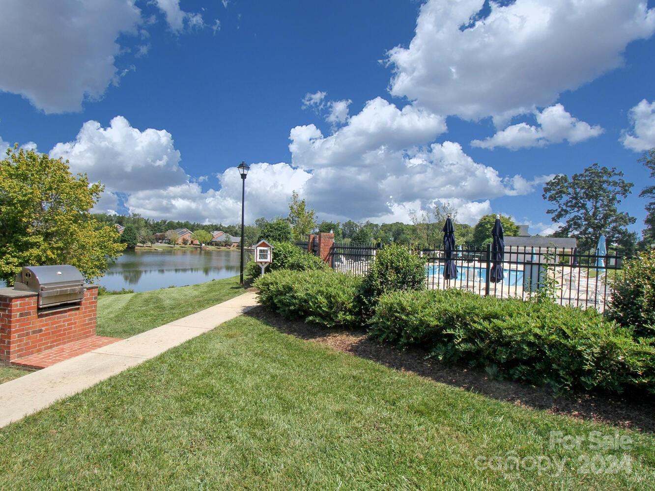 Beacon Knoll Villas - Residential