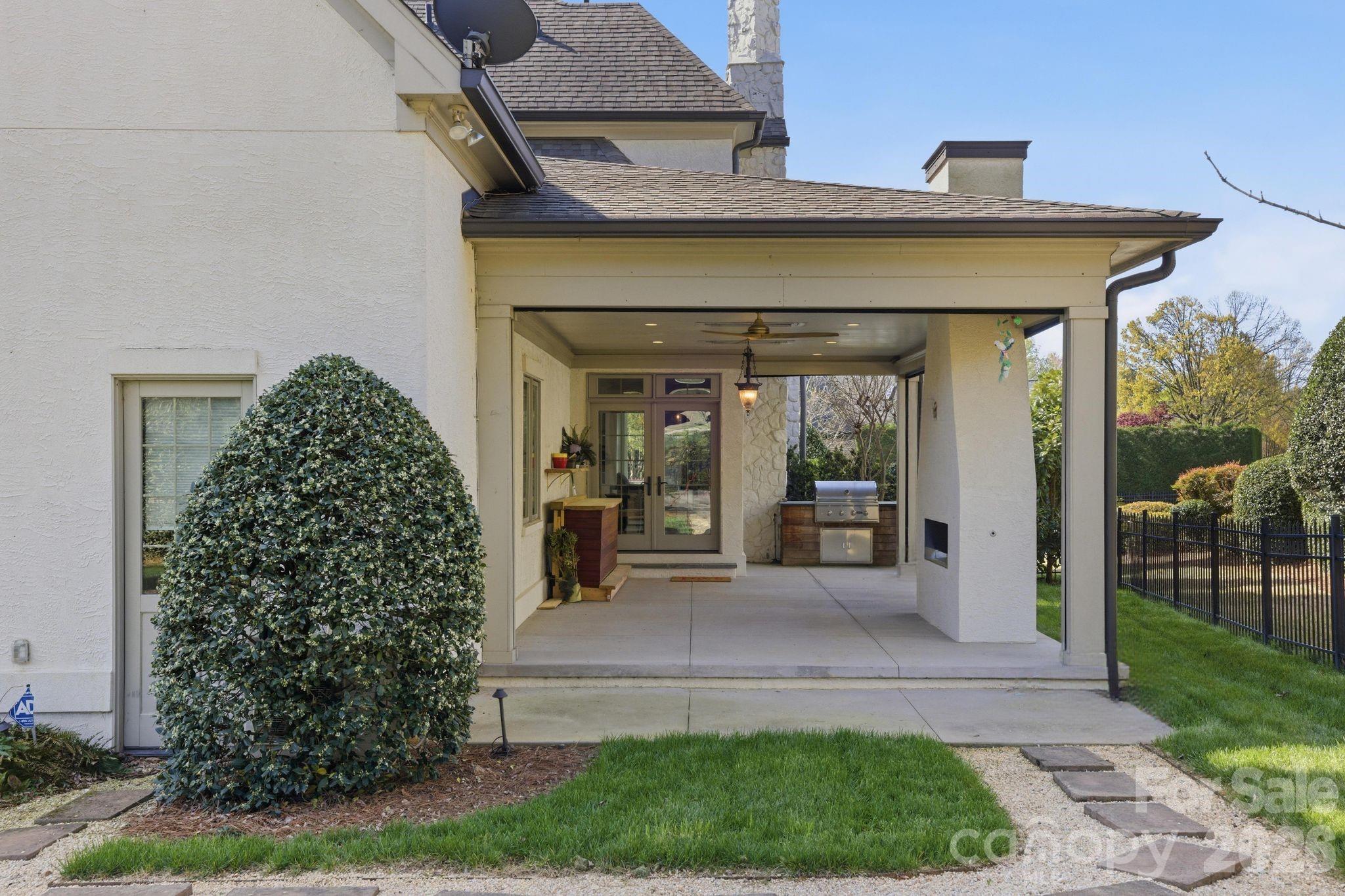 The Peninsula - Residential