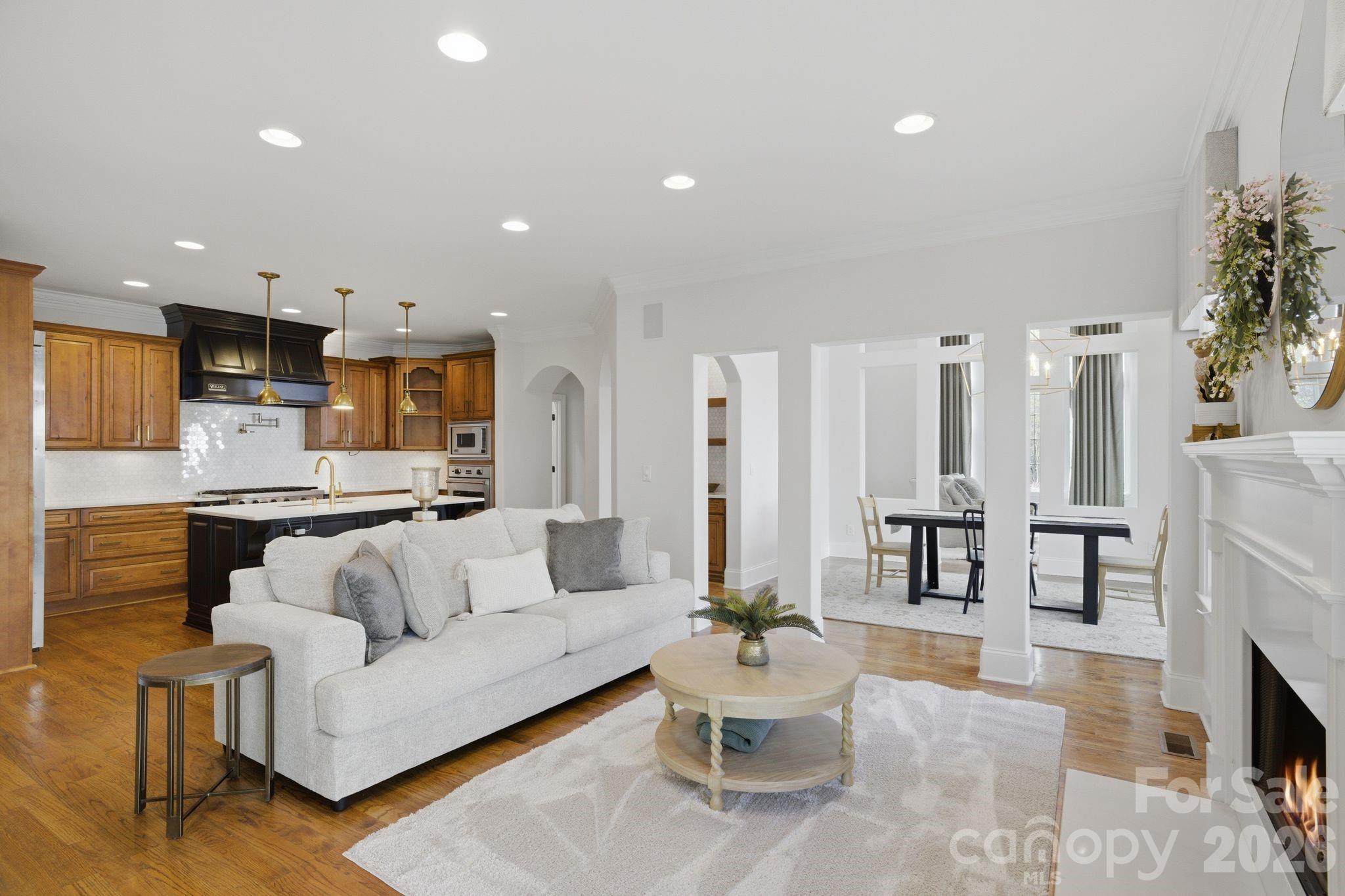 The Peninsula - Residential