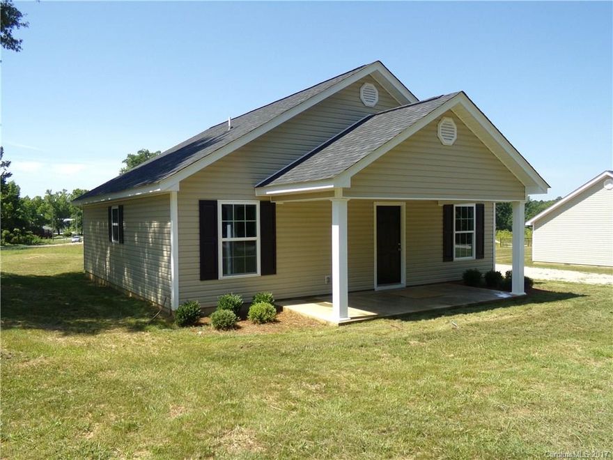 Looking for a great new starter home or trying to downsize?  This one may be for you!  There is no wasted space in this adorable one story with great room, kitchen with granite counters, half guest bathroom with laundry closet, two spacious bedrooms with both having private access to full bathroom and more. Enjoy the front covered porch! Located close to elementary school and within walking distance of downtown Jefferson.