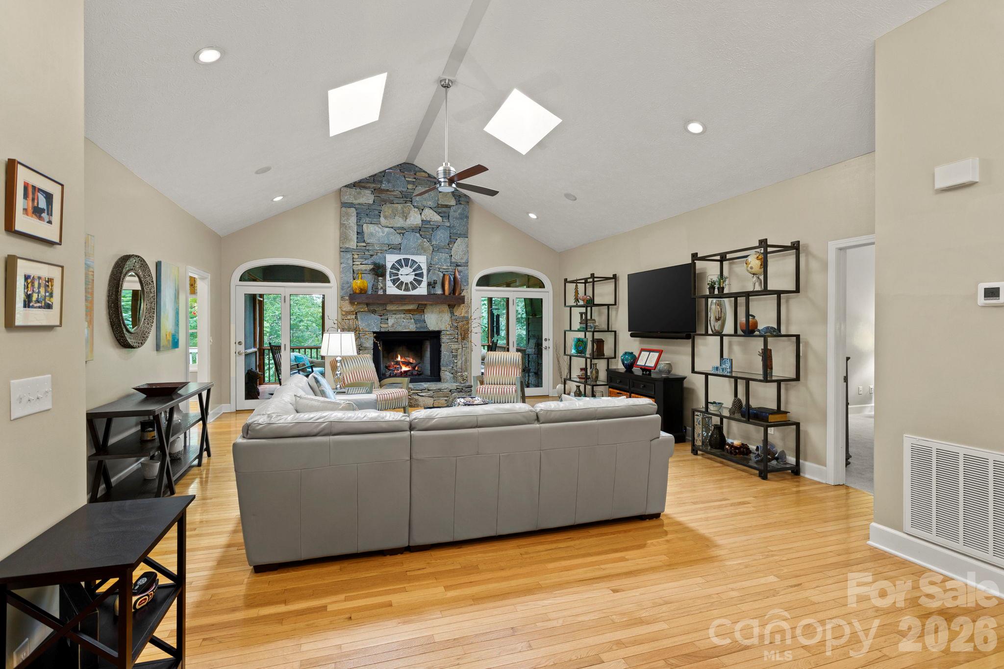 324 Kenmure Drive