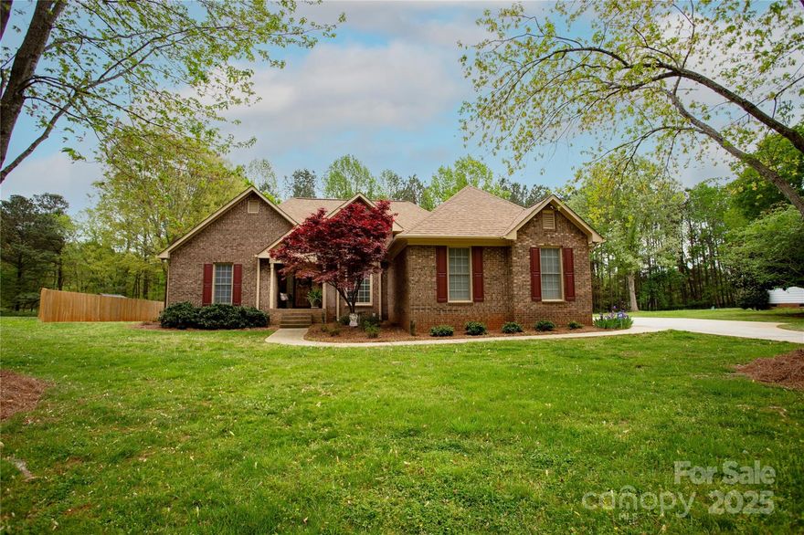 Wow- a hard to find full brick ranch that has been meticulously maintained with no HOA, what more can you ask for! Upon entrance you'll notice the side two car garage located on the right side of the home. Upon entering the home you'll step into a wonderfully cozy living room, and a designated dining area on the right. You'll step further into the breakfast area and kitchen flooded with natural light, and around into the spacious 2-car garage. On the back side of the home you'll find a spacious and FLAT back yard with a ton of room to host and enjoy everything the property has to offer. Come snag this one before it's too late!

Brand new 2025 Roof!