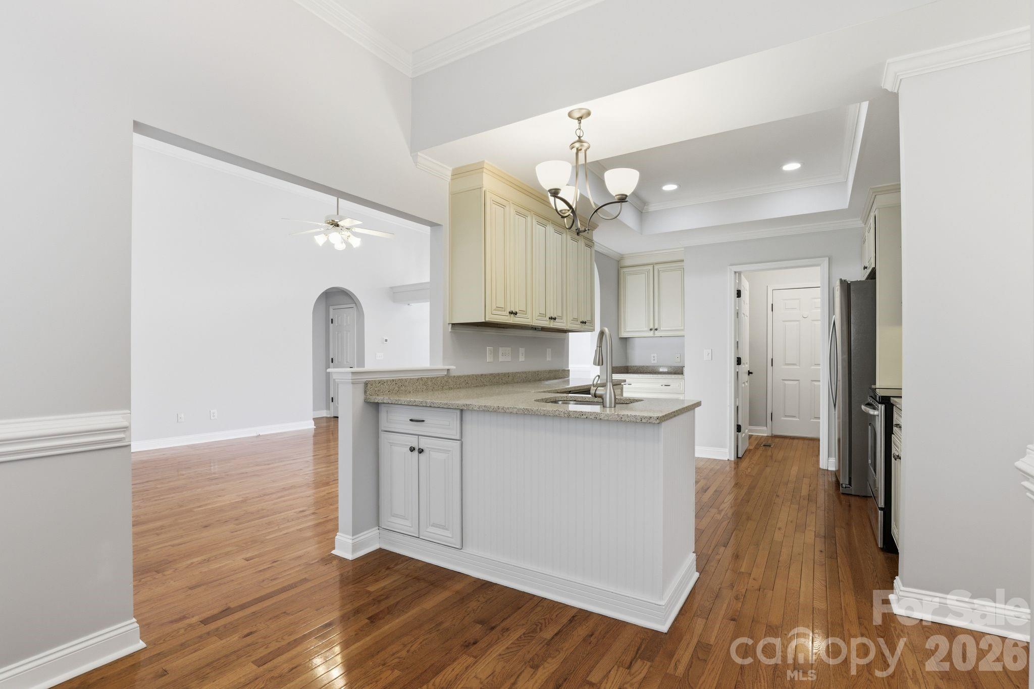 2421 Sweetbriar Lane