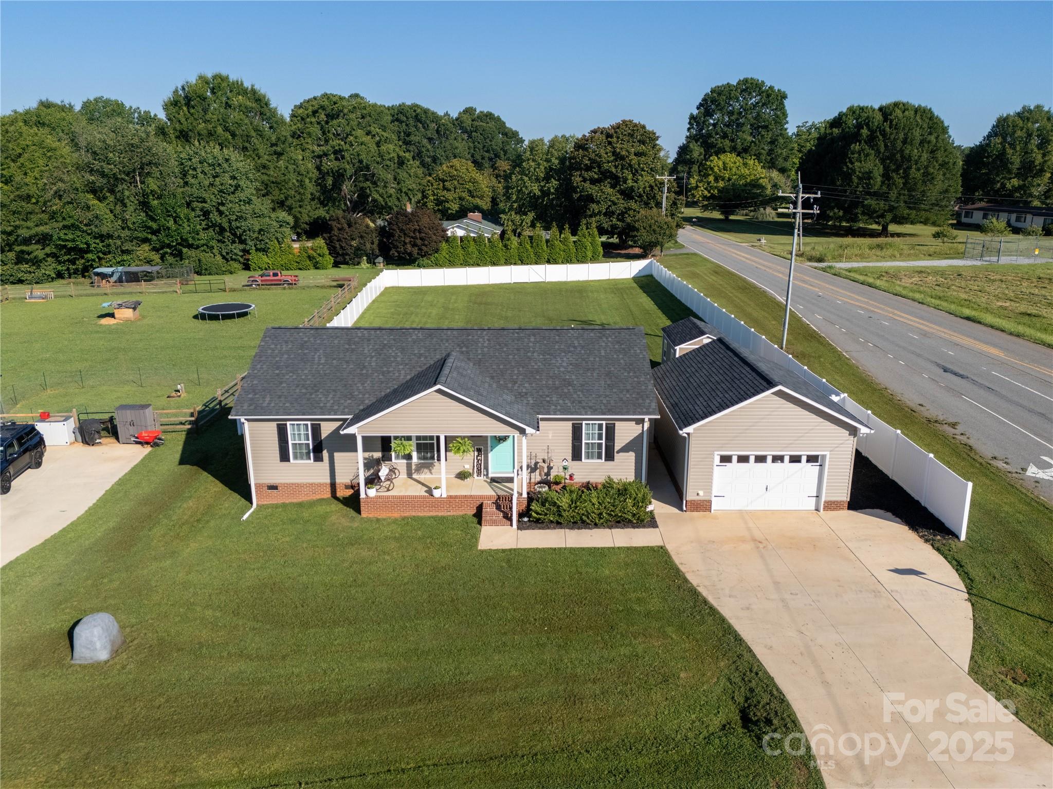 110 Lochshire Lane