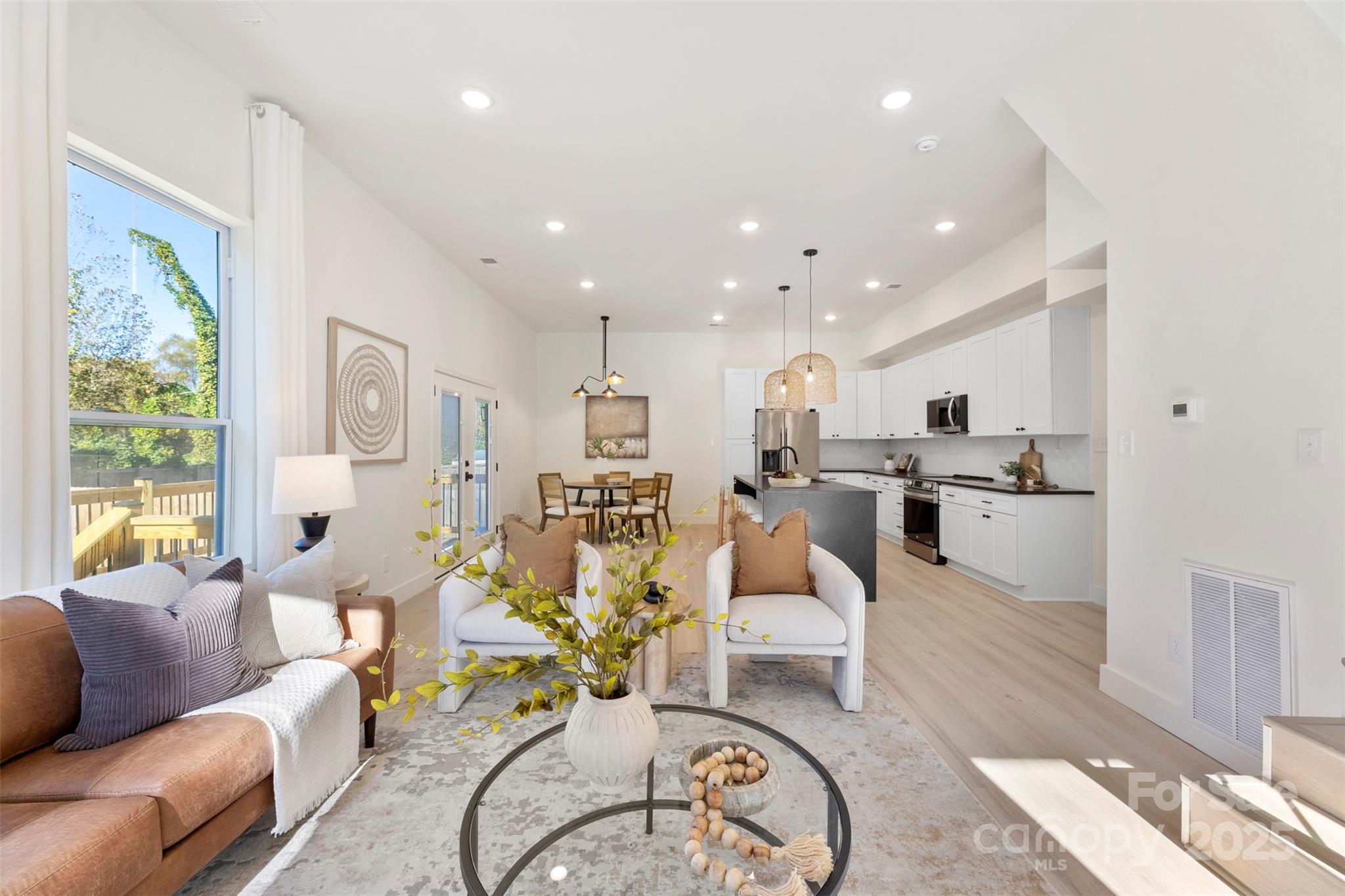 2725 Celia Avenue 15