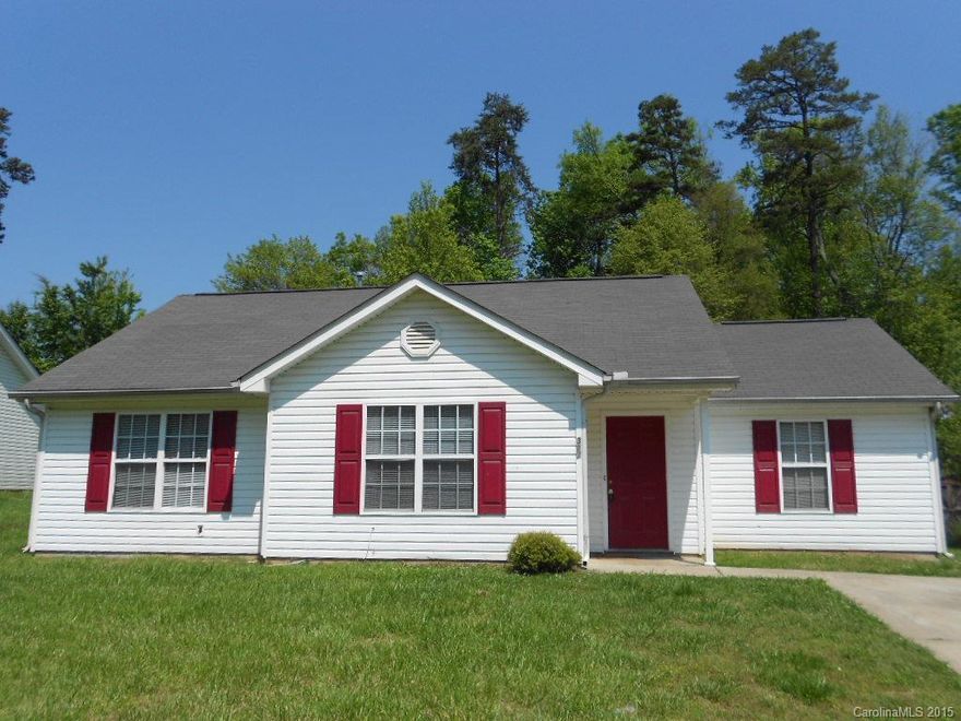 Three bedroom and two bath home with kitchen appliances, laundry connections, carpet floors, tray ceiling w/ ceiling fan and garden tub in master suite, vaulted ceiling in living room.