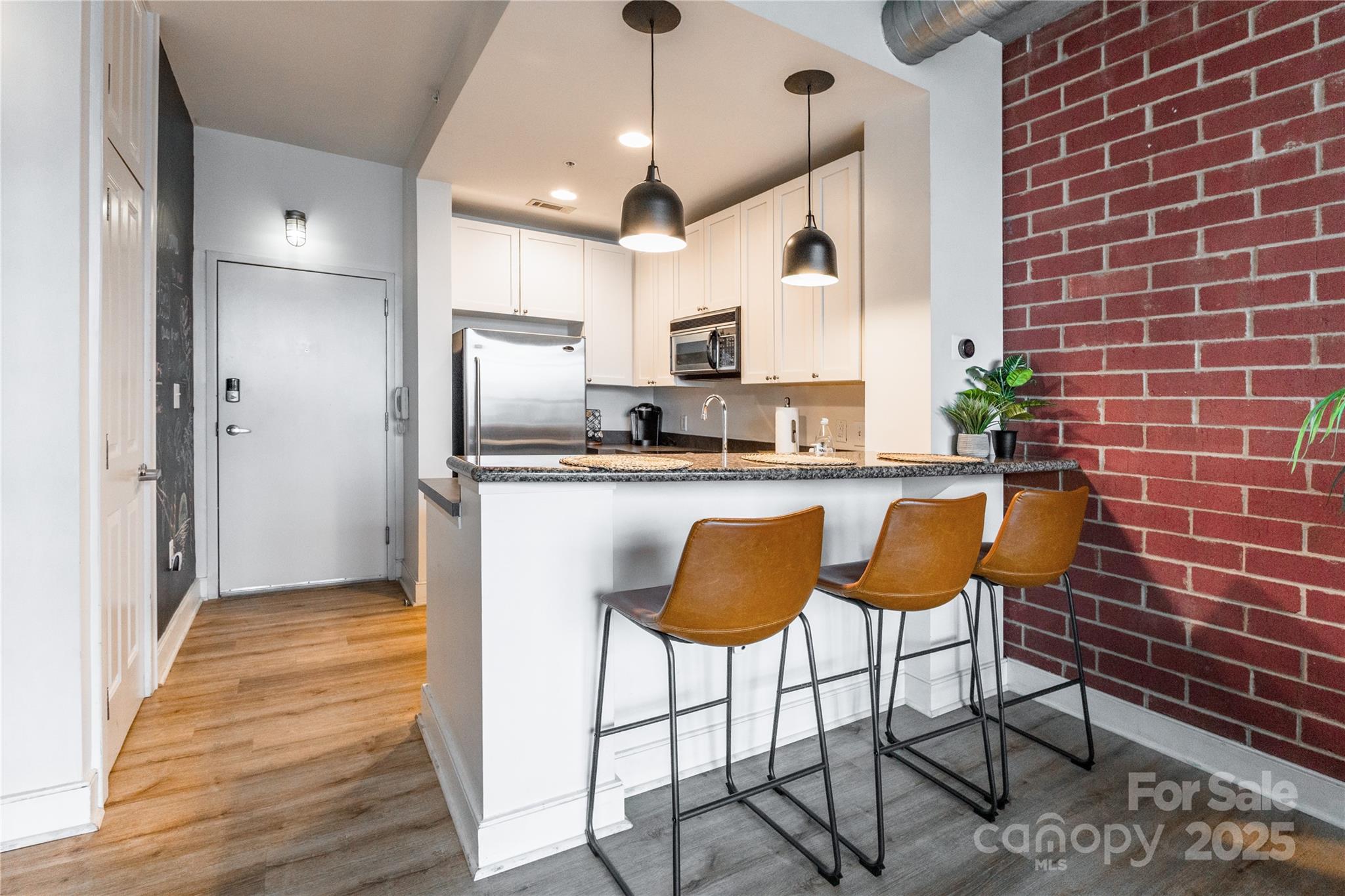 710 W Trade Street 314