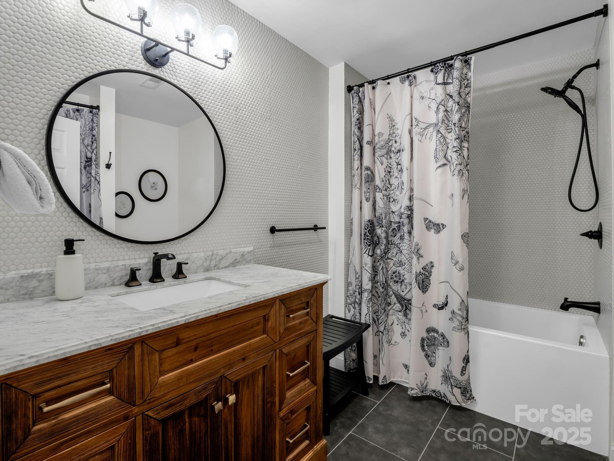 Rumbling Bald on Lake Lure - Residential