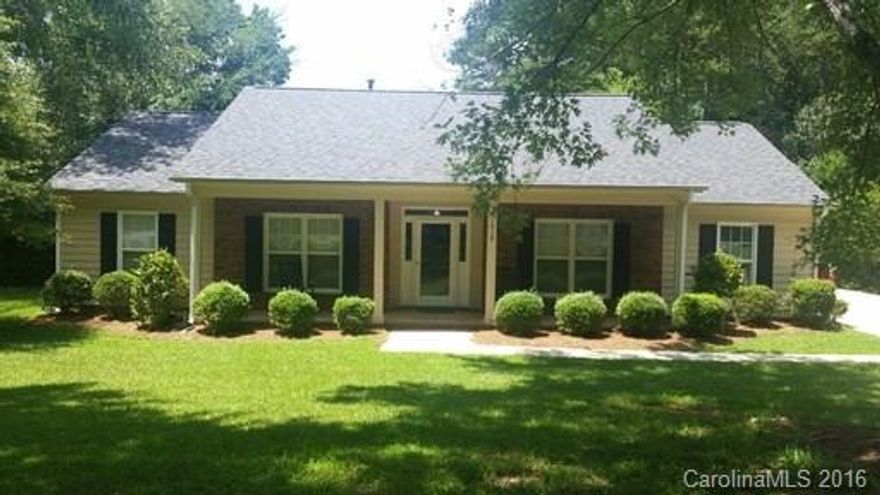 RANCH RANCH RANCH....This is a Fabulous location. Walk on the quiet streets and enjoy a fantastic area of Matthews with tons of amenities. Great Layout. Great Value for this area....Enjoy the large backyard of this ranch home. Large living spaces and bright kitchen. Great room with gas logs and vaulted ceiling. Very private feel but so close to everything you need.  $300.00 move-in allowance for approved applicant! Won't last