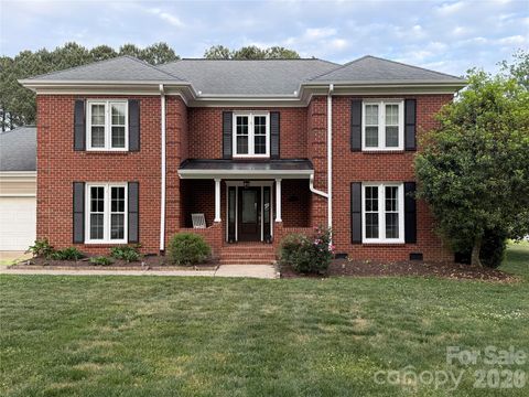 Photo of 136 Persimmon Creek Road, Kings Mountain, NC 28086 (MLS # 4377089)