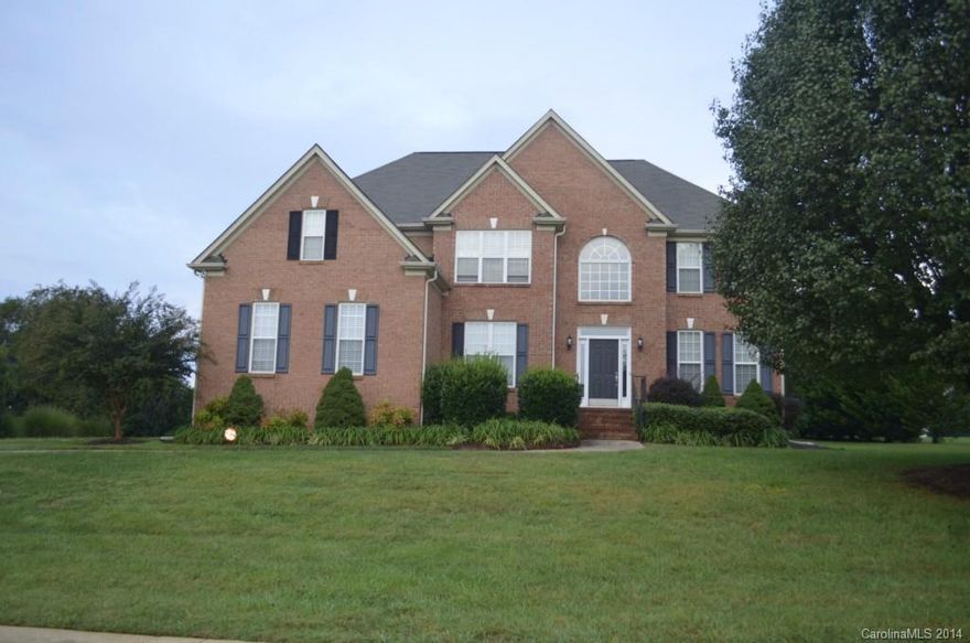 Luxury home on 17th Green of the The Divide Golf Course! Available beginning October 15th. Pool, hot tub and outside grill! Gourmet kitchen w/GE Profile SS appliances, gas stovetop, island. Sunroom. Office w/French doors on main level. All pool care and lawn maintenance INCLUDED!