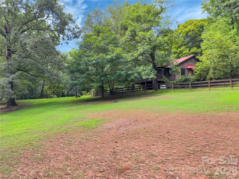 Photo of 989 Fox Mountain Road, Columbus, NC 28722 (MLS # 4423345)