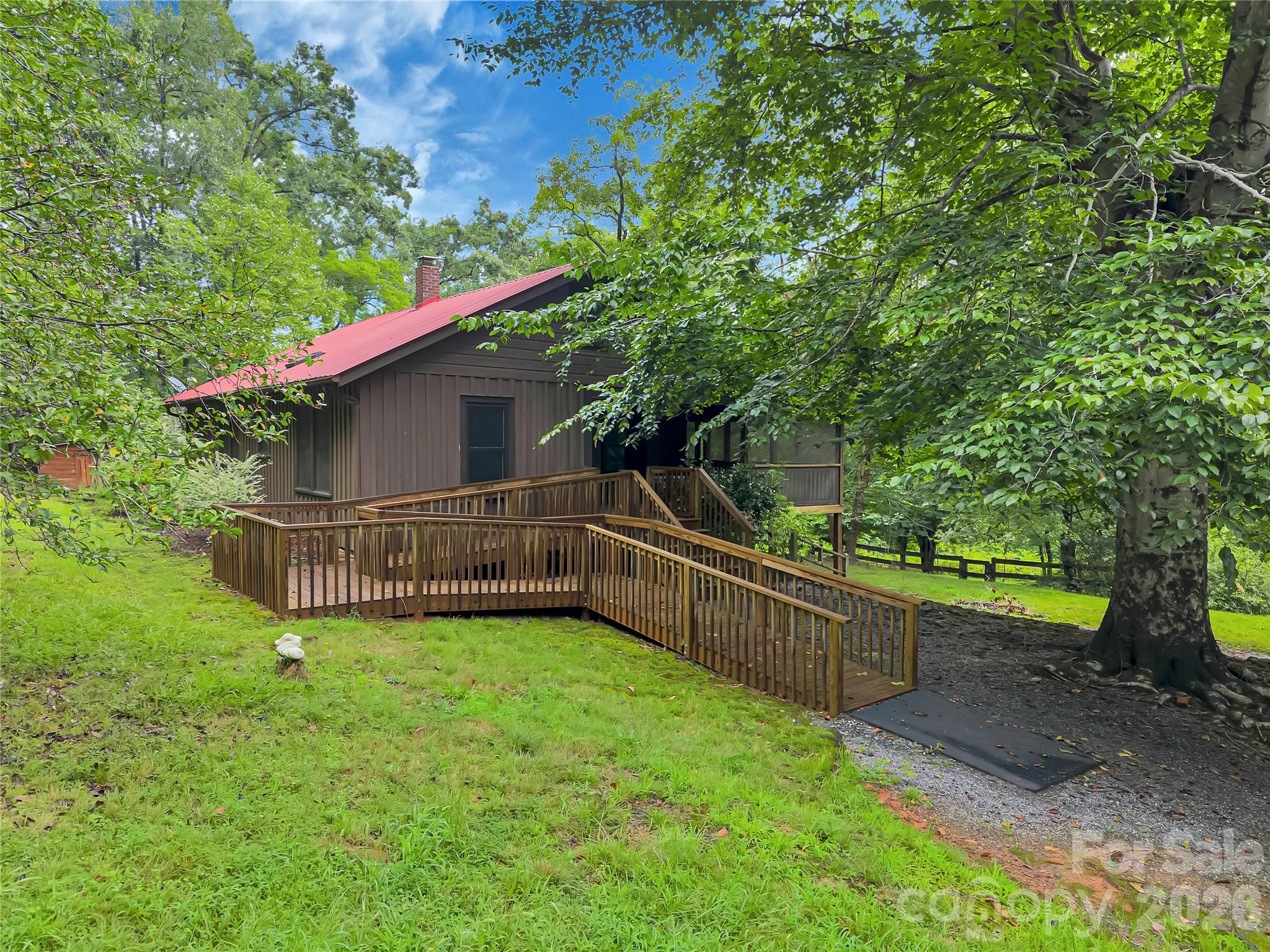 989 Fox Mountain Road