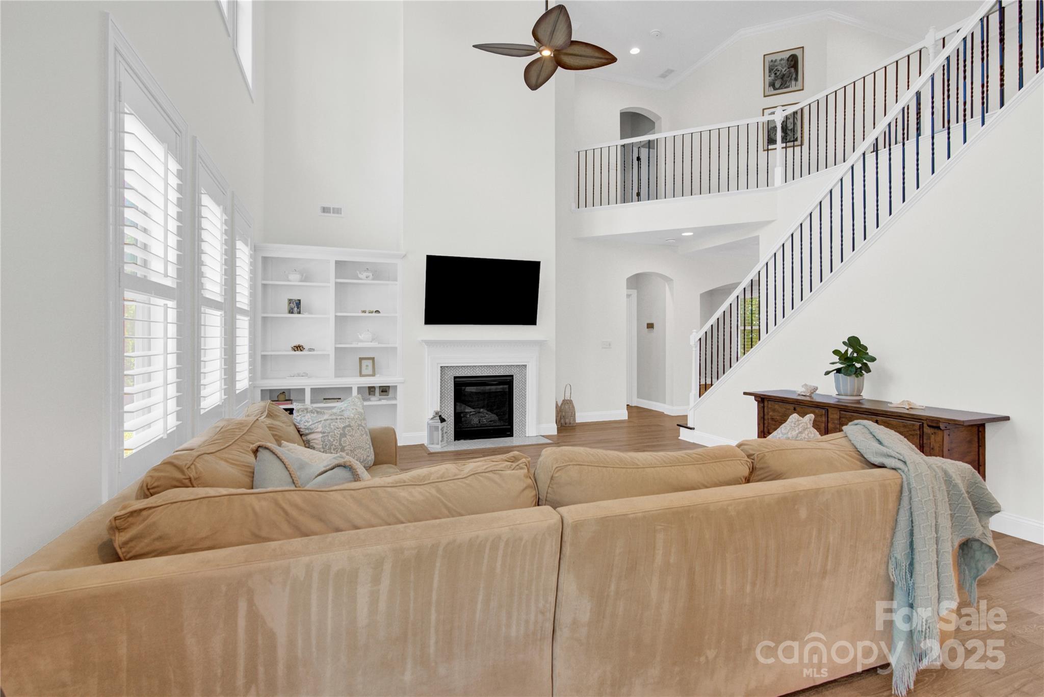 125 S San Agustin Drive