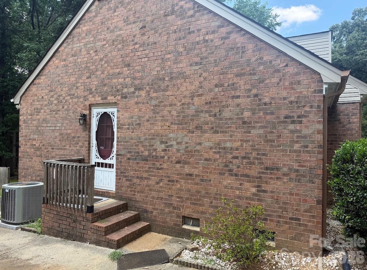9112 Hinson Drive