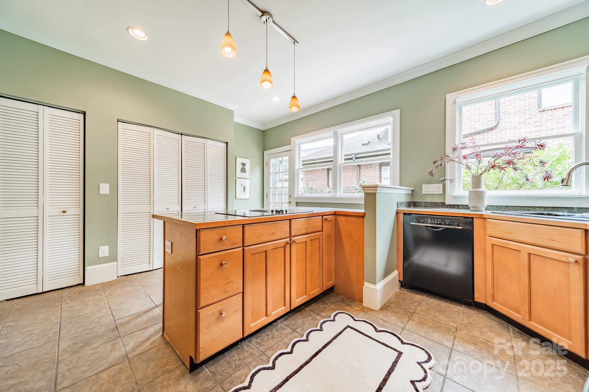 Elizabeth - Residential