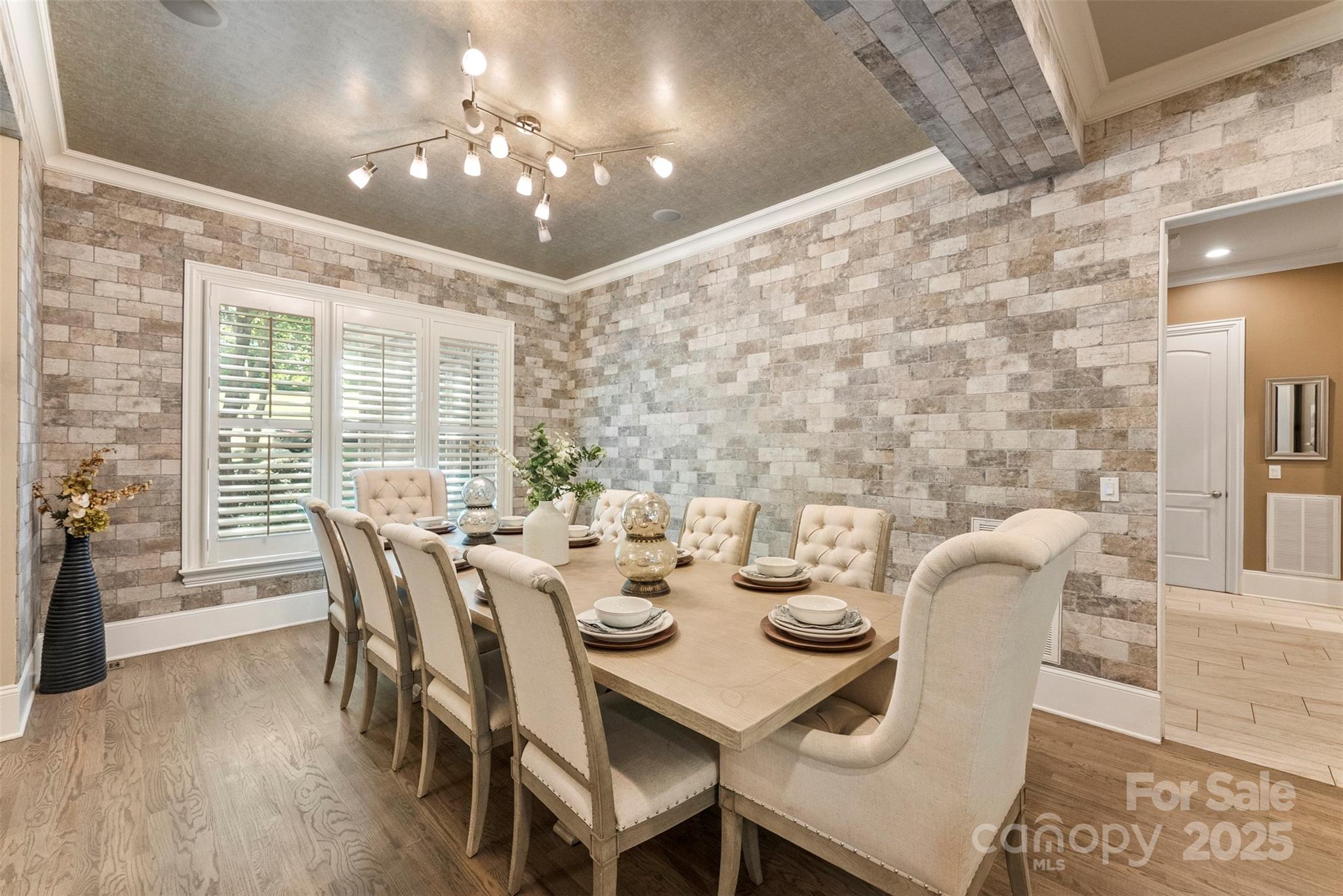 10007 Hillspring Drive