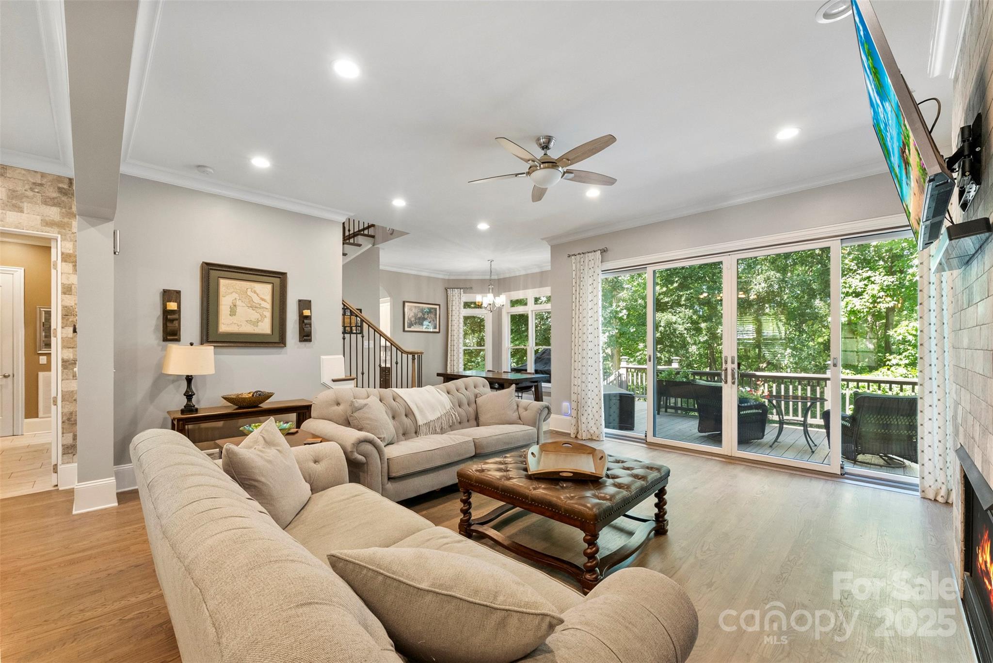 10007 Hillspring Drive