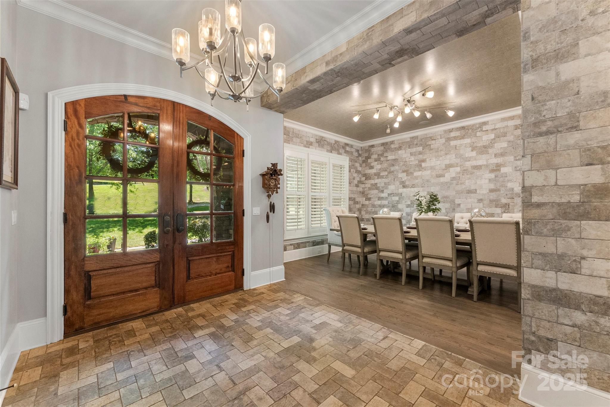 10007 Hillspring Drive