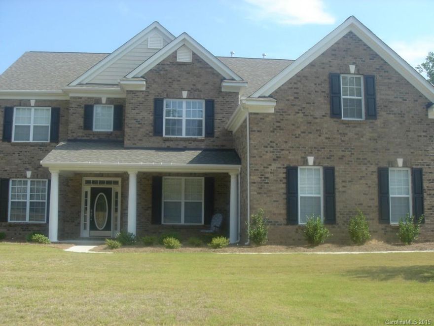 Massive 5 bedrooms and 4 full bath, 3-car garage home in Waxhaw Wesley Oak subdivision. Open formal living and dining room along with a great room and laundry on the first floor. Large bonus room upstairs and over-sized owner’s suite with sitting area, master bath w/ garden tub and separate shower. Great Secondary bedroom with walk-in closets. Private backyard.