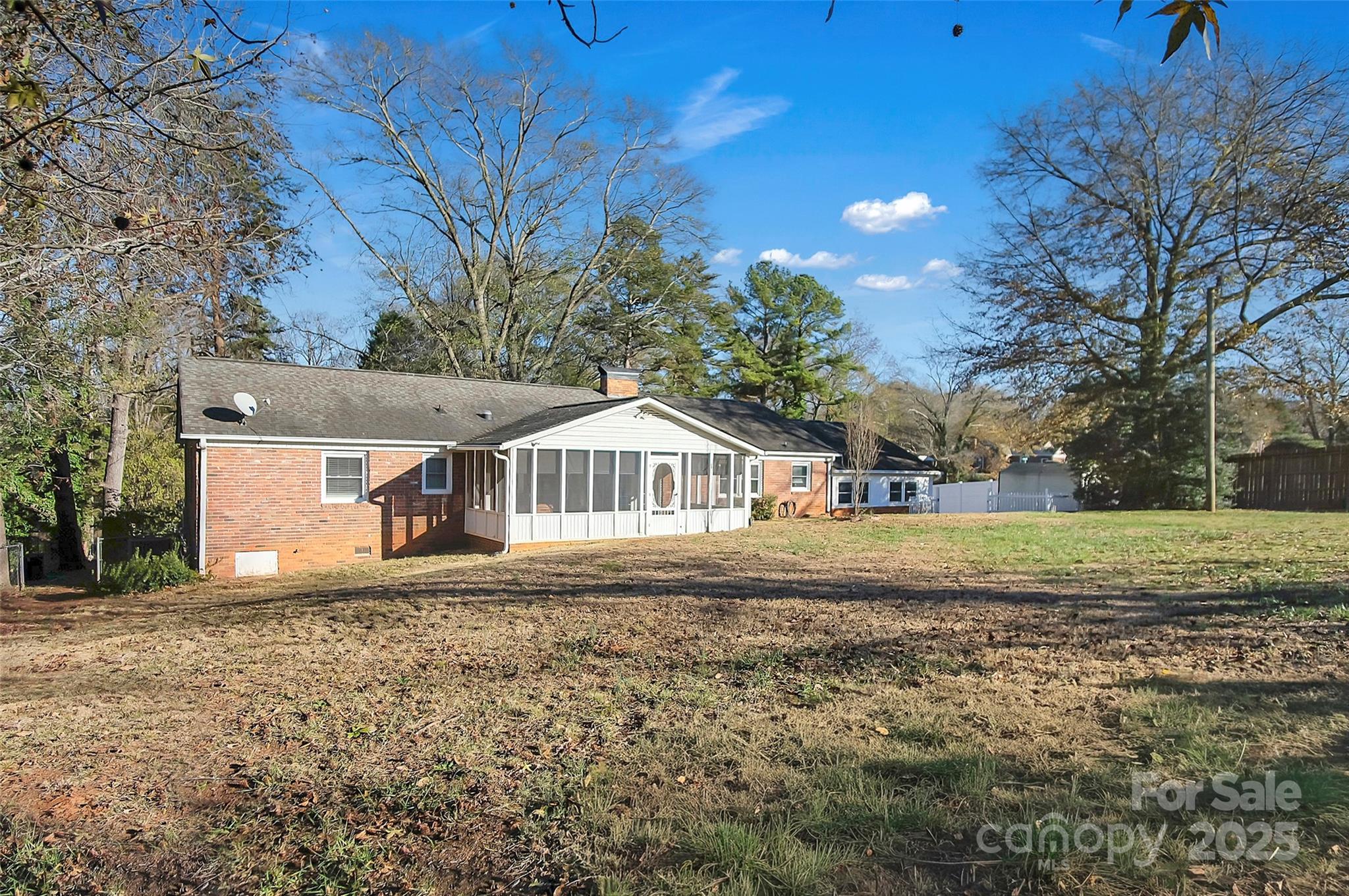 1925 Montclair Avenue