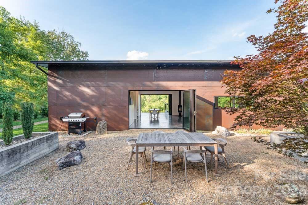 Haiku Hill - Residential