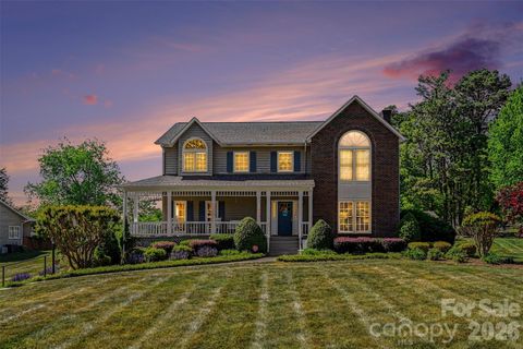 Photo of 4051 Pinecrest Drive NE, Hickory, NC 28601 (MLS # 4372469)