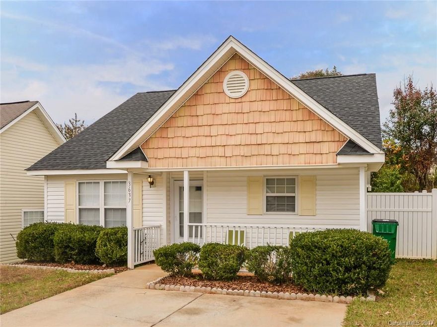 Prepare to be impressed!! Cozy, ranch style home just minutes from uptown Charlotte! 3BR, 2BA with spilt floorplan. Faulted ceiling in Living Room with gas log fireplace! Master BR has garden tub and separate shower, with w/i closet. Spacious eat-in area in the kitchen! New roof June/2017. This one will not last long!