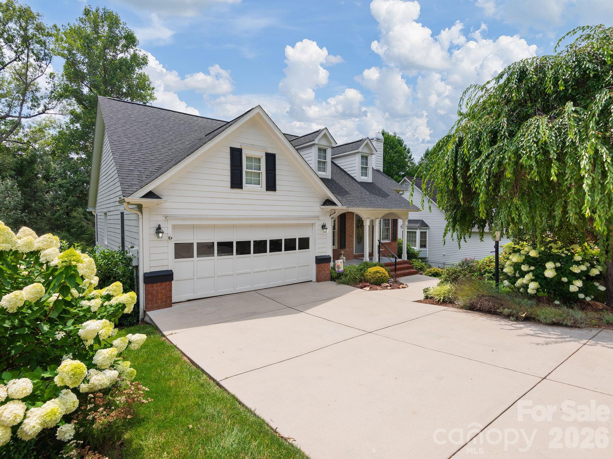 15 Winding Oak Drive