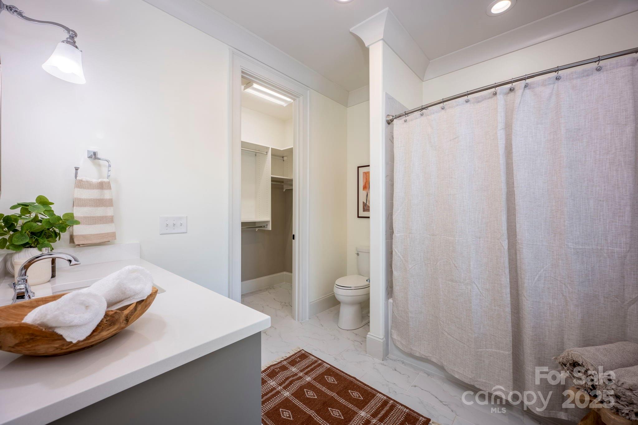 Jordan Manor - Residential