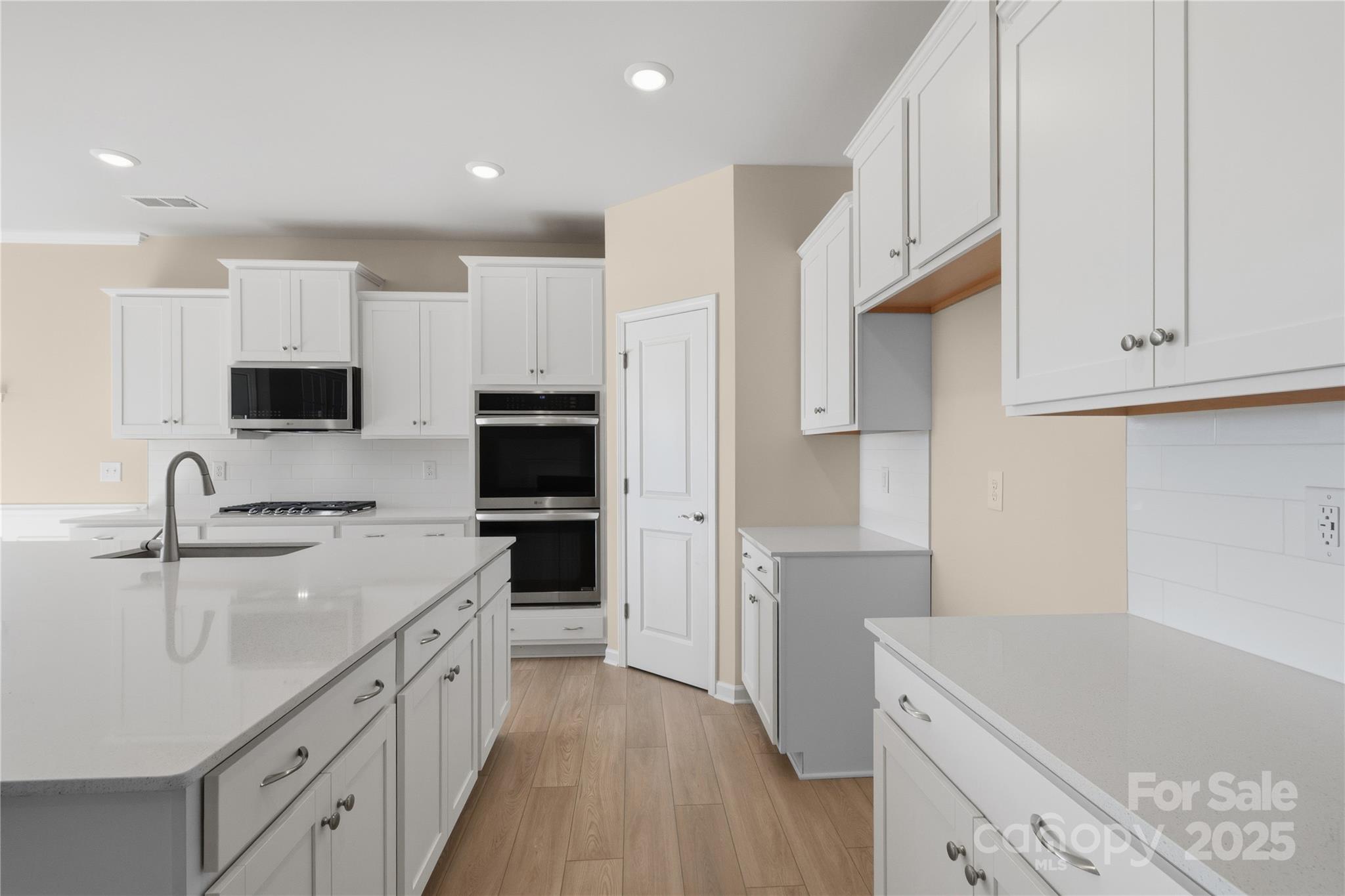 Roselyn - Residential