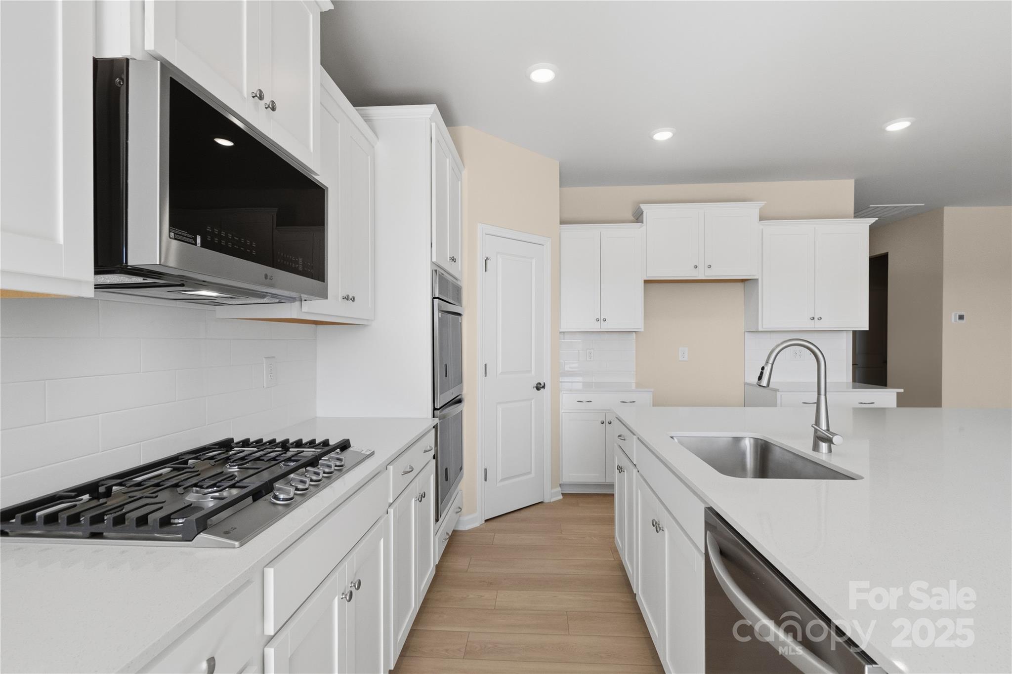 Roselyn - Residential