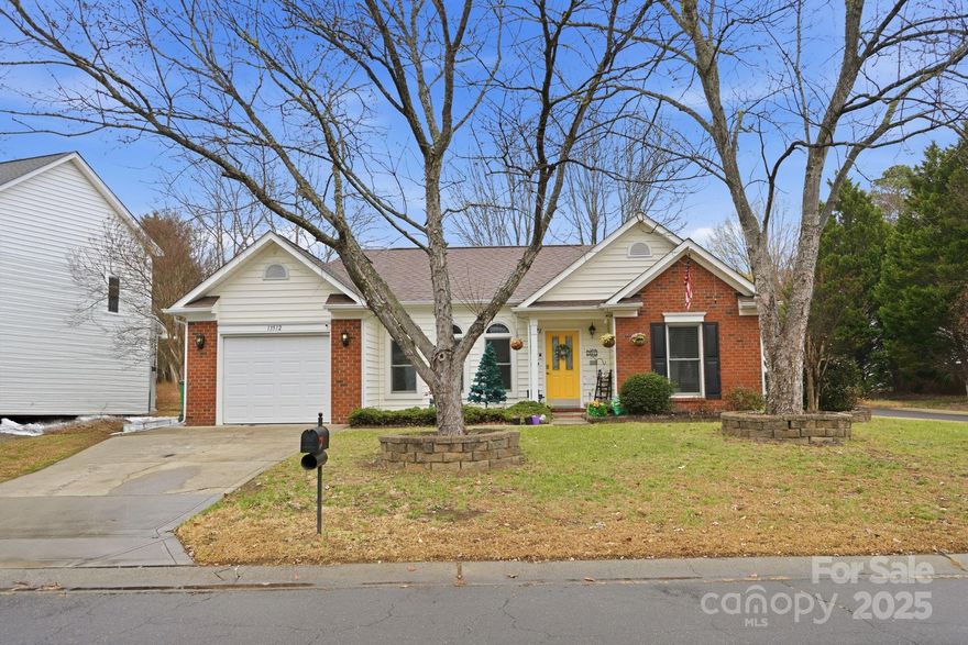 Beautiful home in Steelecroft Place, one of Steele Creek’s most sought-after neighborhoods! Perfectly located near Charlotte, the airport, major highways, South Carolina, and popular shopping & outlets, all while tucked in a safe, private community. Freshly painted with renovated bathrooms, new floors in two bedrooms, and a fenced corner yard. Kitchen flows into the family room with a stone fireplace and gas logs. Huge screened porch with bar, cathedral ceilings, and electricity. HVAC (2022), fireplace & gas logs (2023), Andersen windows (2023), new garage door (5/2024). Surround sound included throughout, even in the garage. A perfect blend of style, comfort, and convenience in Steele Creek—don’t miss it!