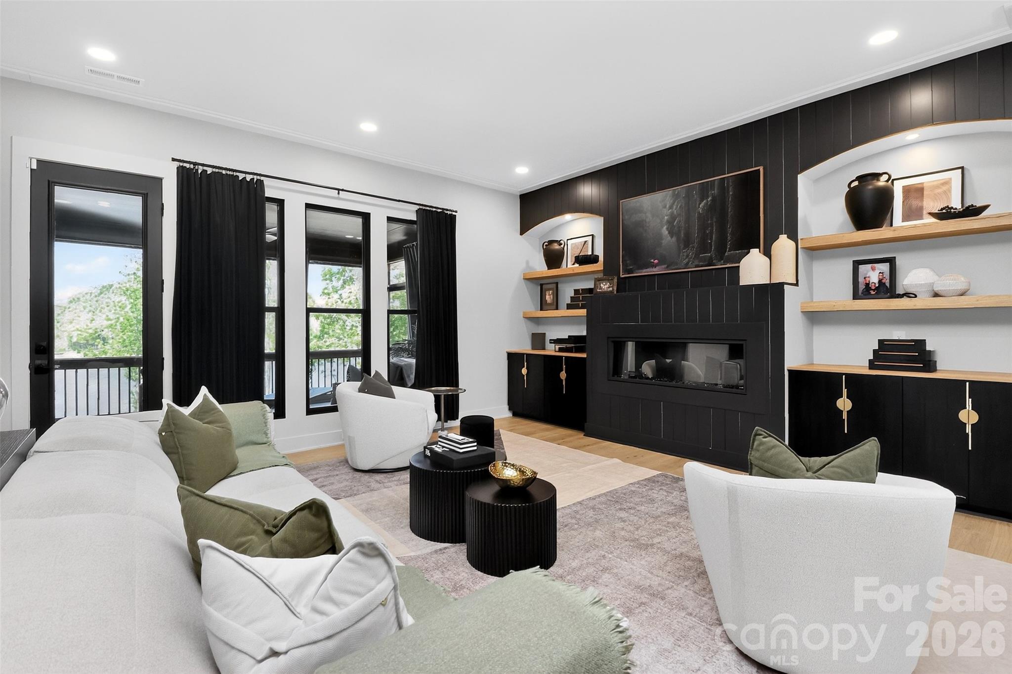 ESSEX POINTE - Residential