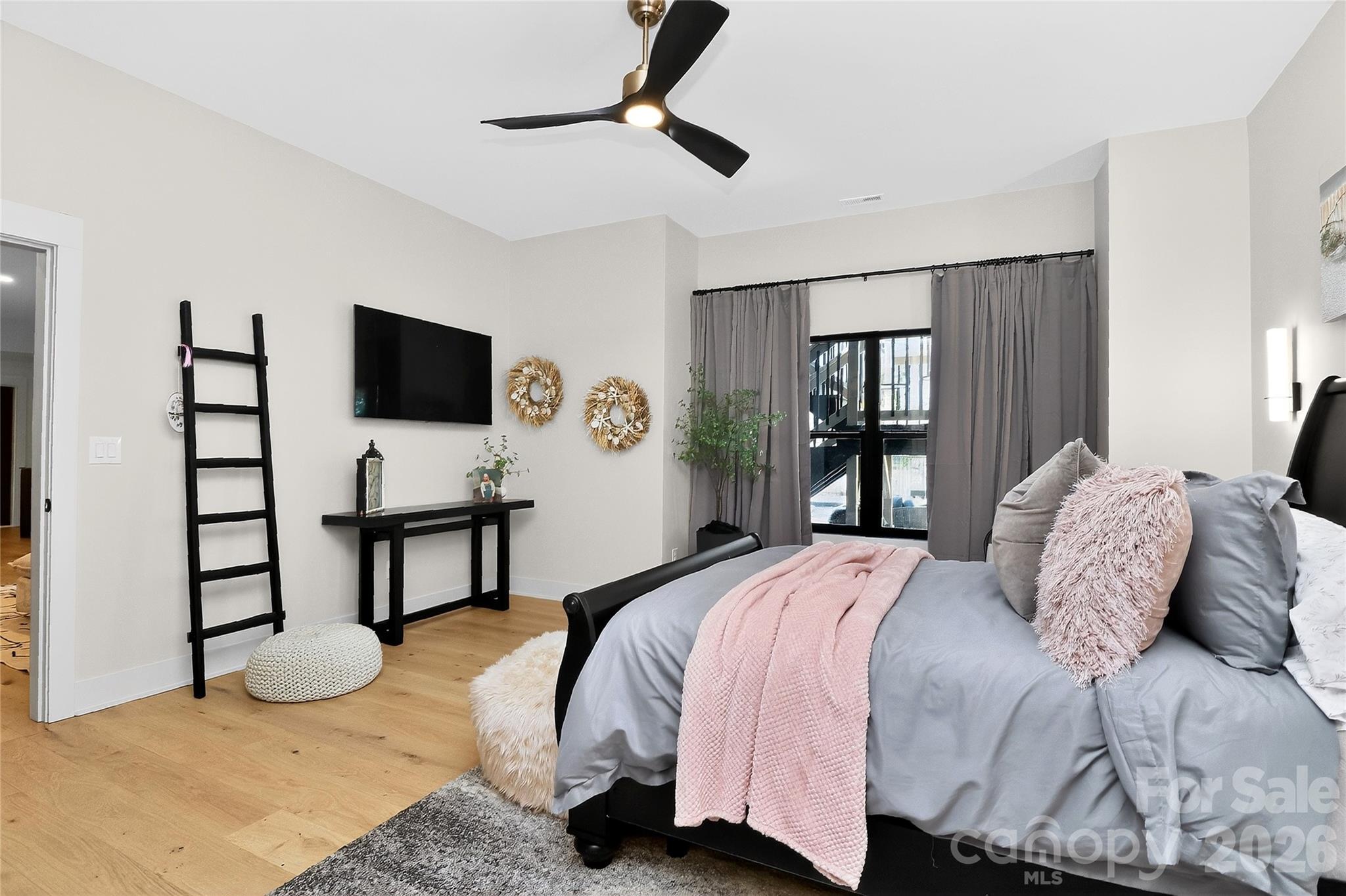 ESSEX POINTE - Residential