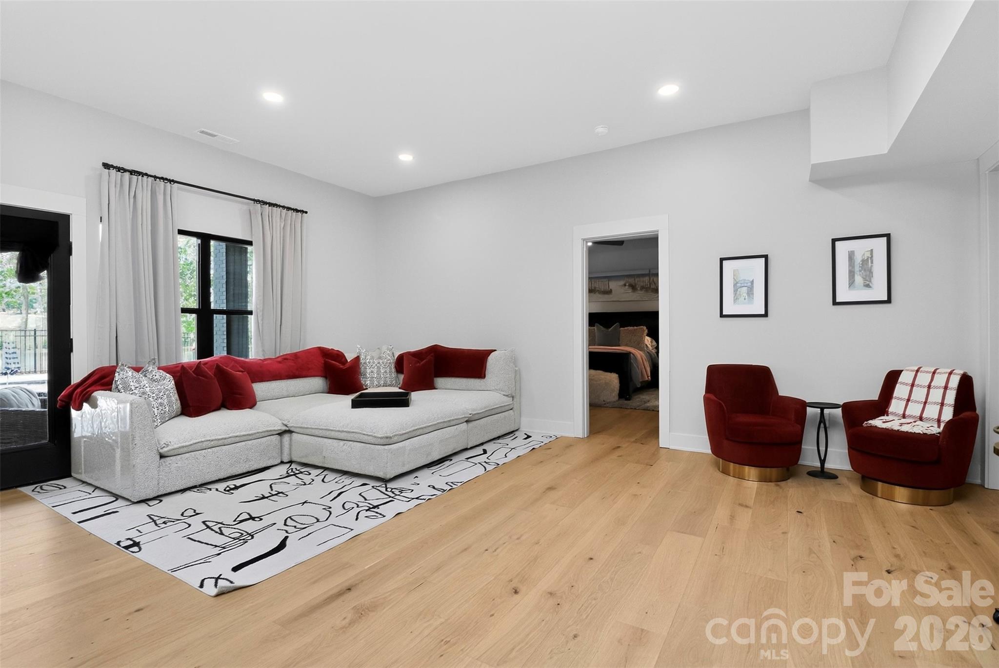 ESSEX POINTE - Residential