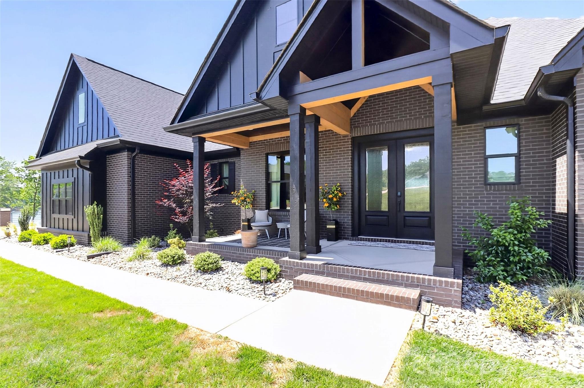 ESSEX POINTE - Residential
