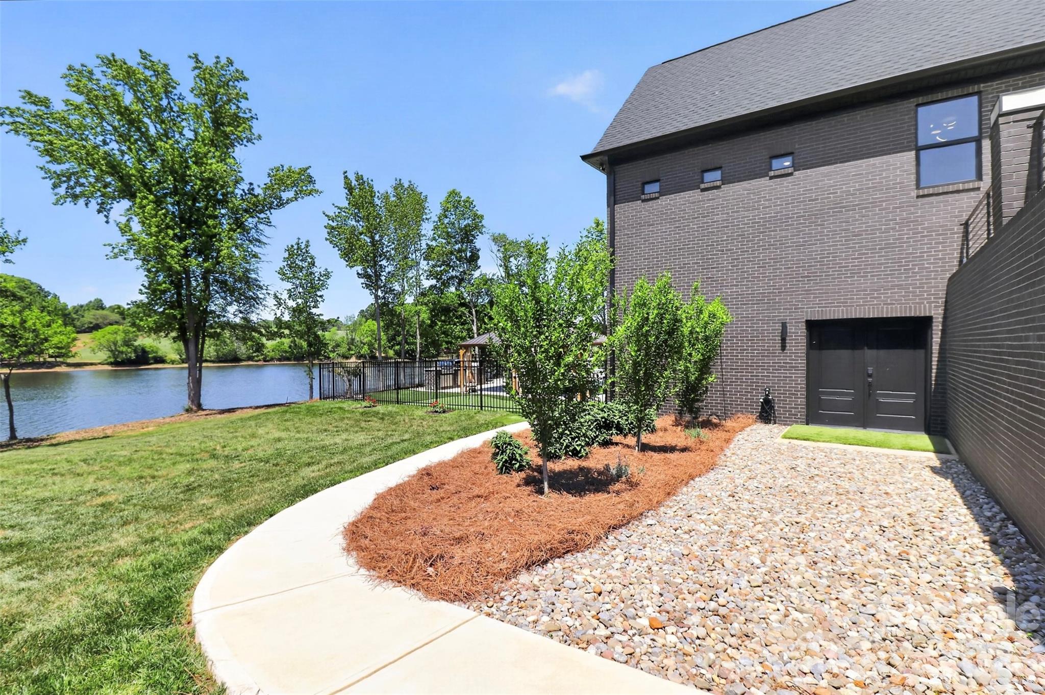 ESSEX POINTE - Residential