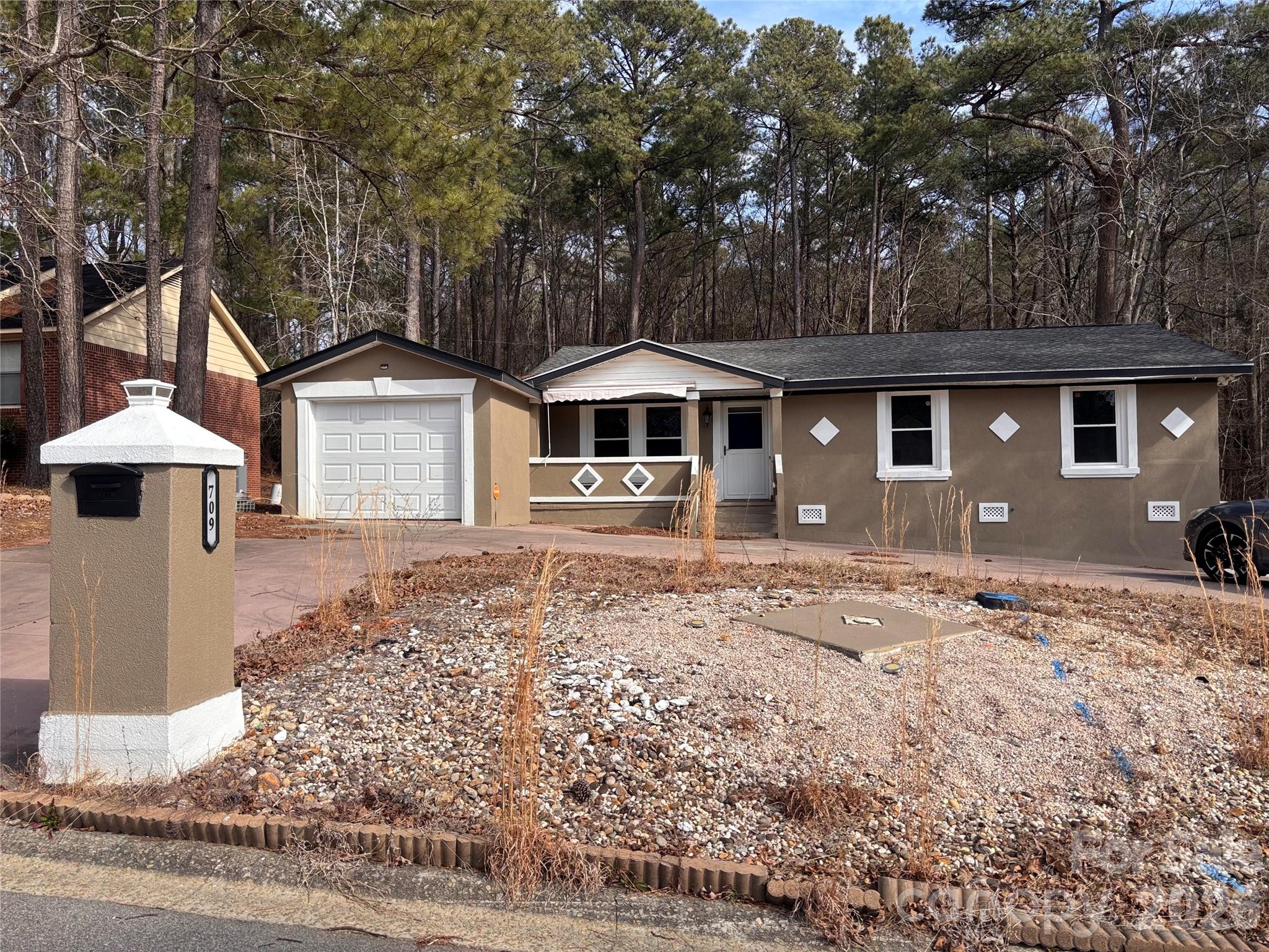 709 Meadowlake Drive