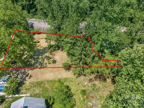 Photo of 28 Pinecrest Drive, Asheville, NC (MLS # 4380258)