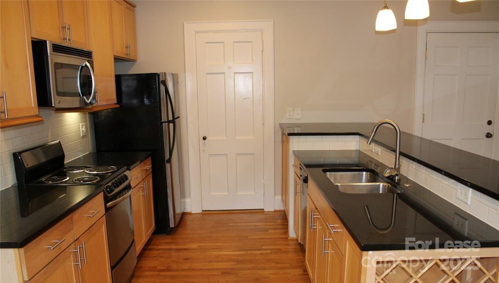 178 Union Street S 10