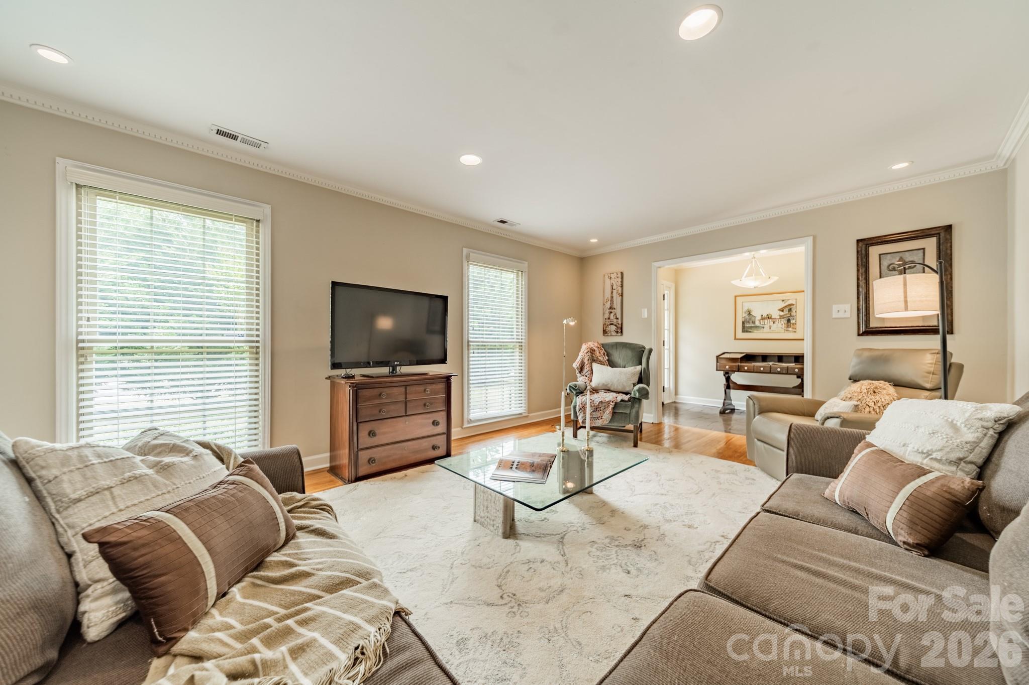 5522 Sharon Road