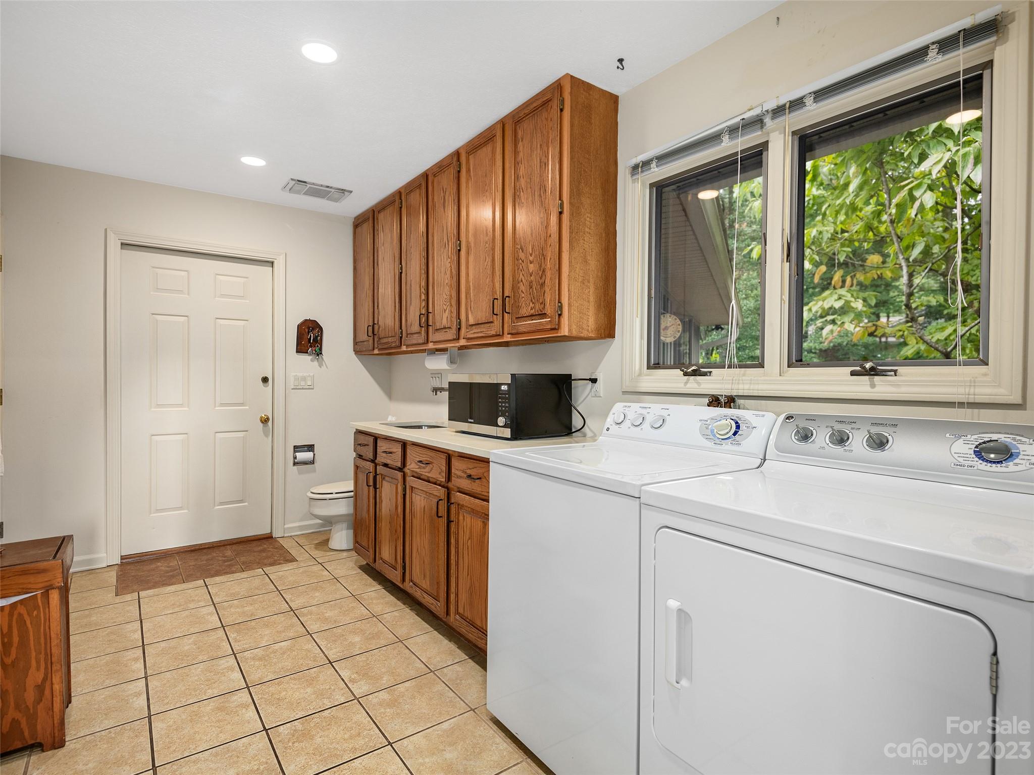 Kenwood Knoll - Residential