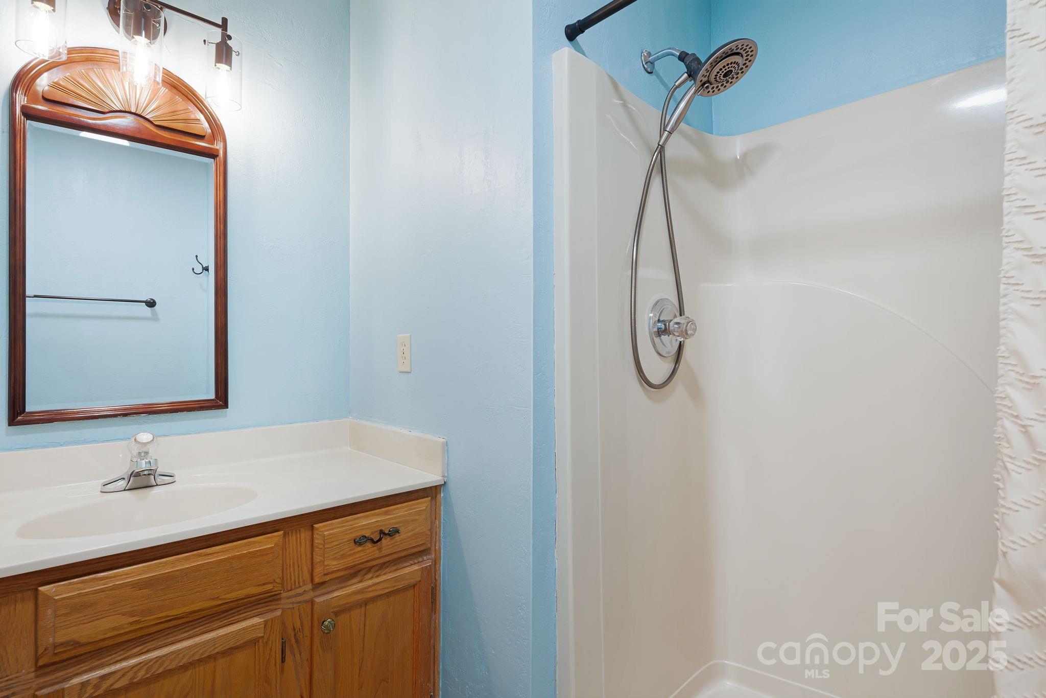 Asheville, North Carolina 28806, United States, 2 Bedrooms Bedrooms, ,2 BathroomsBathrooms,Residential,Active,100743