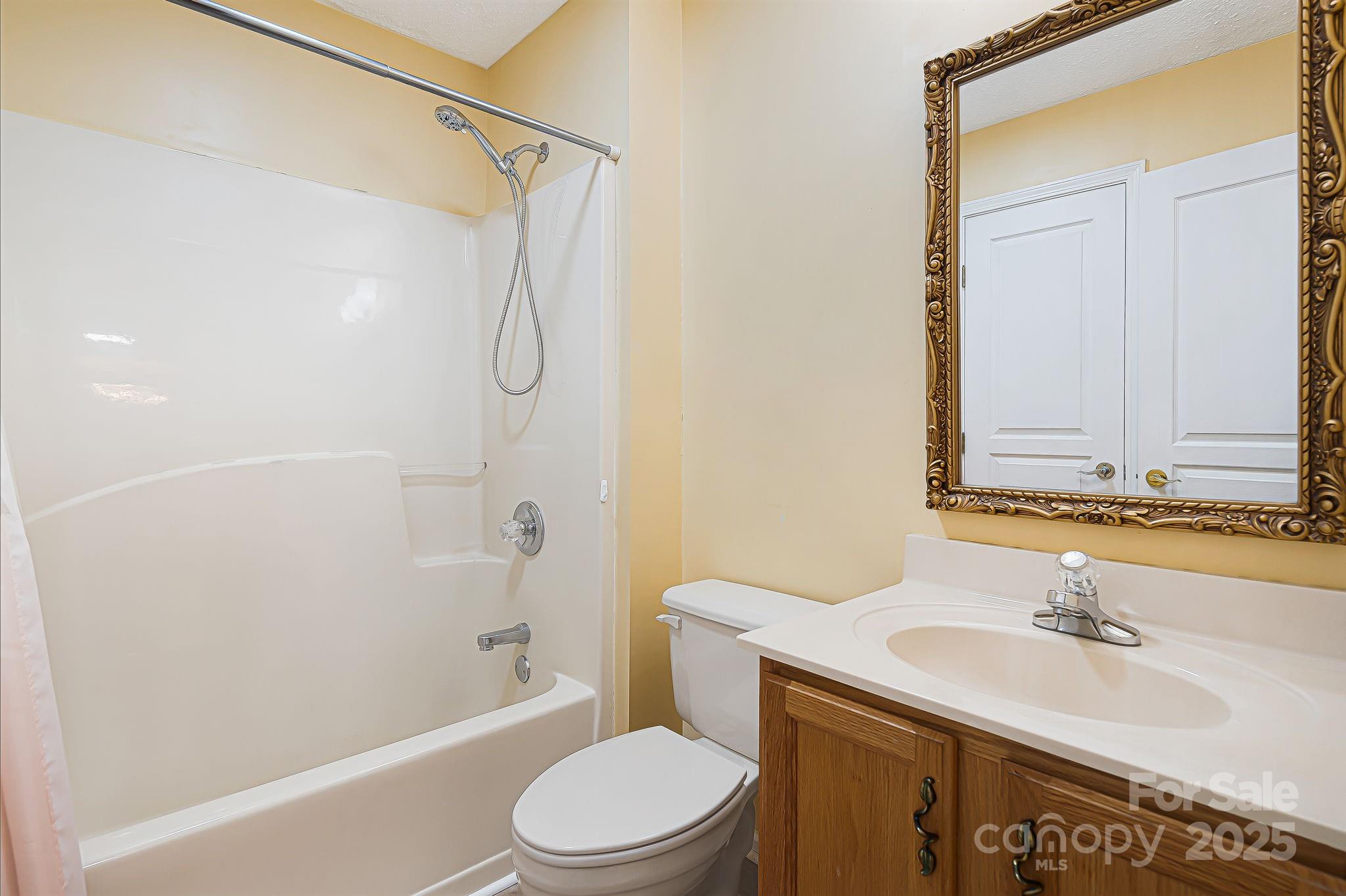 Asheville, North Carolina 28806, United States, 2 Bedrooms Bedrooms, ,2 BathroomsBathrooms,Residential,Active,100743