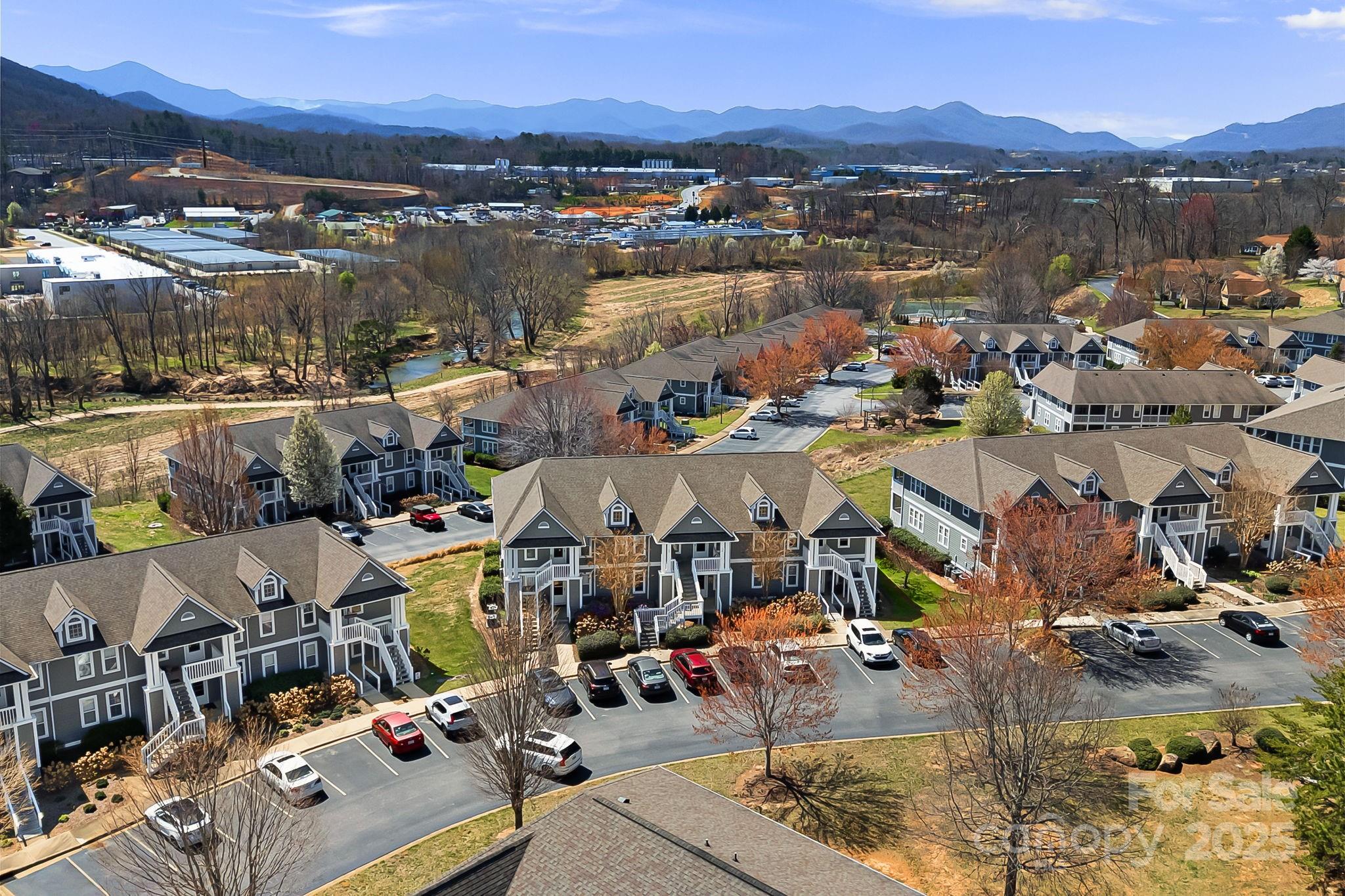 Asheville, North Carolina 28806, United States, 2 Bedrooms Bedrooms, ,2 BathroomsBathrooms,Residential,Active,100743