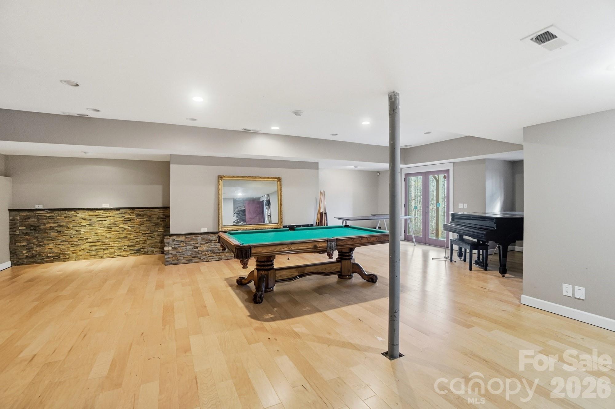 Pages Pond - Residential