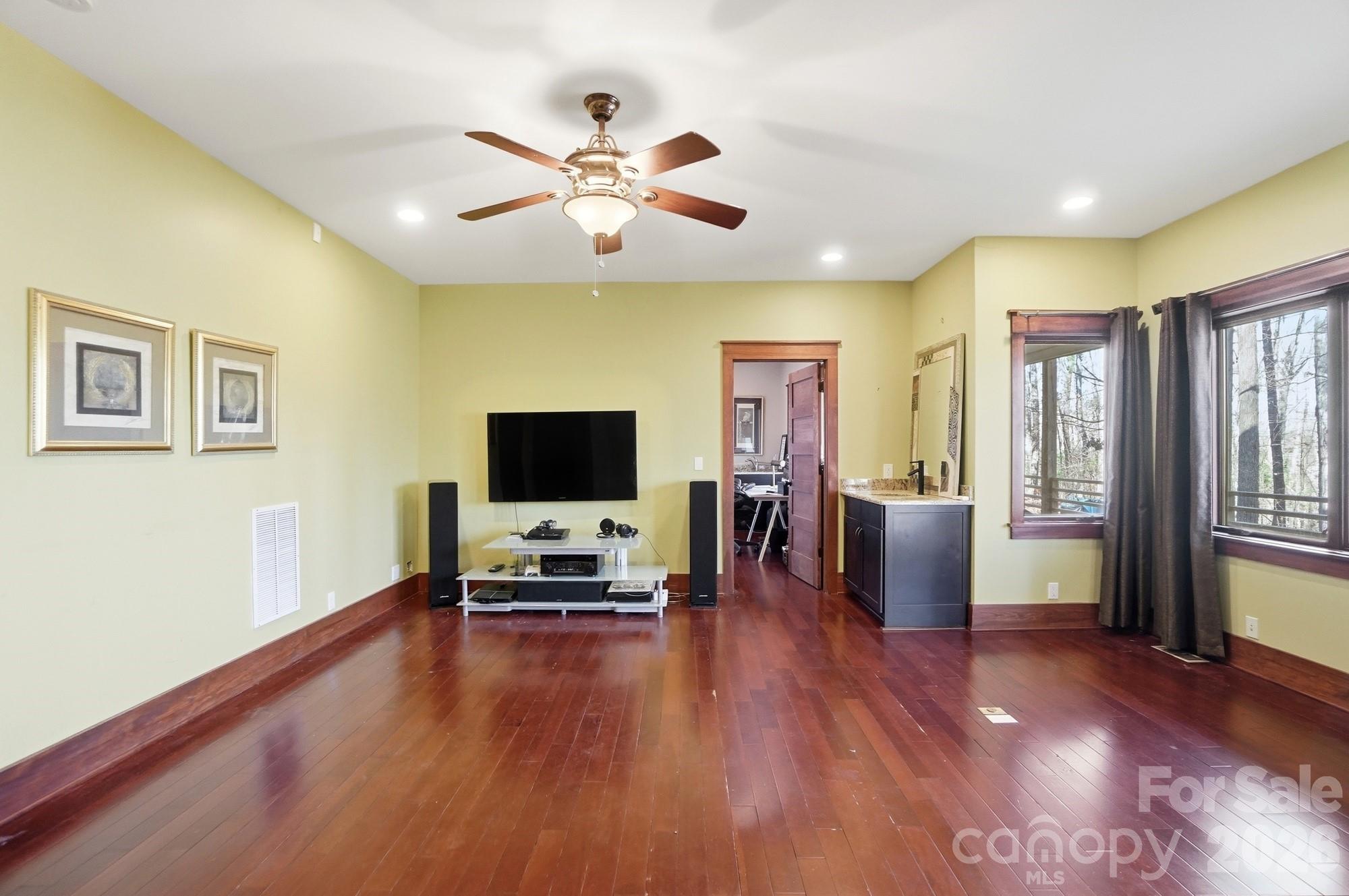 Pages Pond - Residential