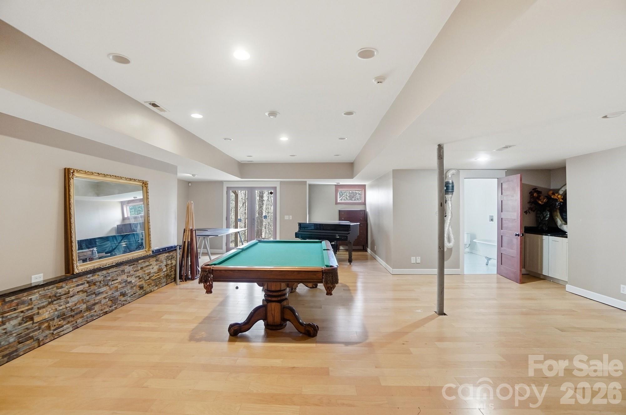 Pages Pond - Residential